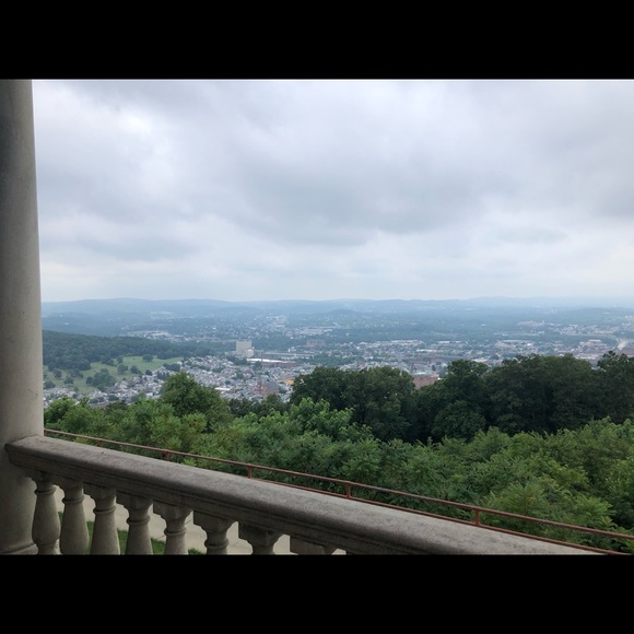 Meet your Posher, Kay - Picture 1 of 1